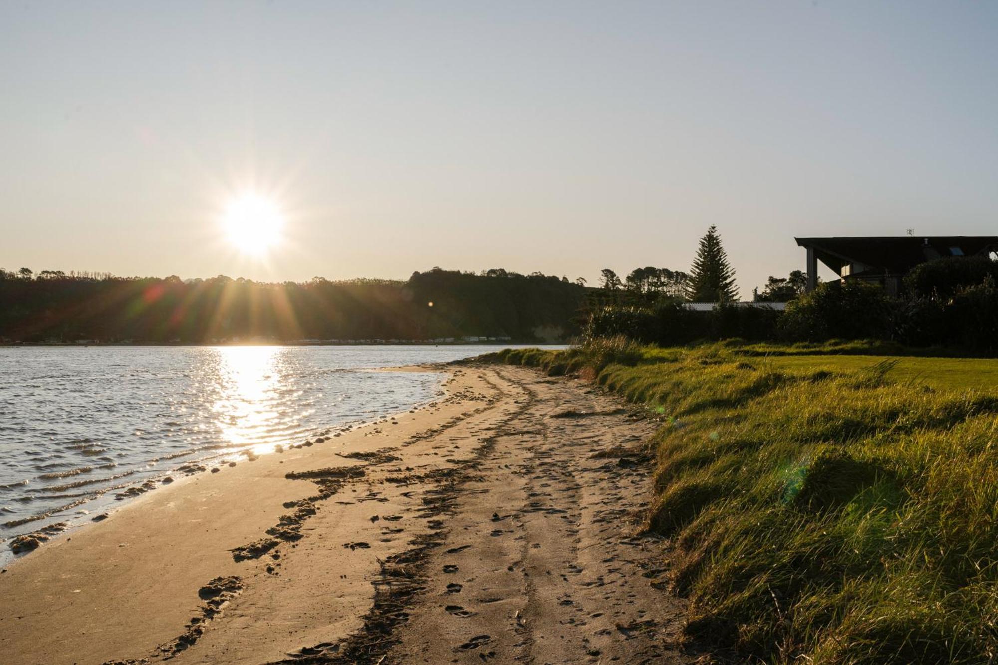 Pukehina Estuary Sunset Views Holiday Home Екстер'єр фото